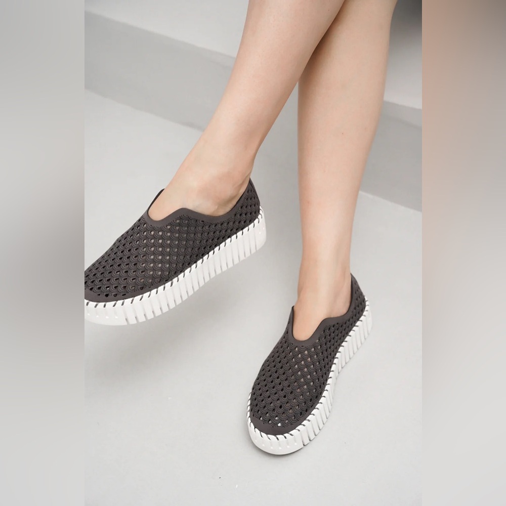 Daffodil Women's Hand-Stitched Leather Shoes by Project Cloud: Comfort